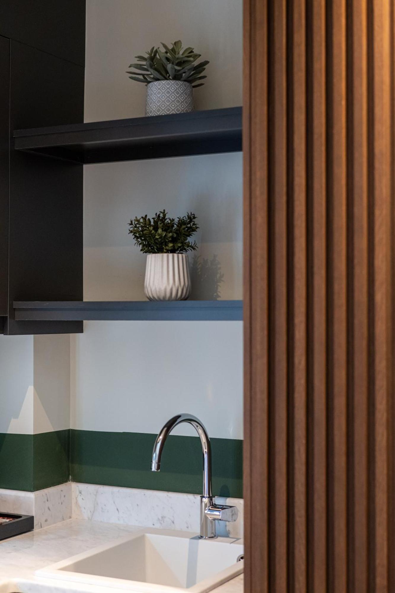 Evripidou 7 - Kalamata Mediterranean Suites Ngoại thất bức ảnh