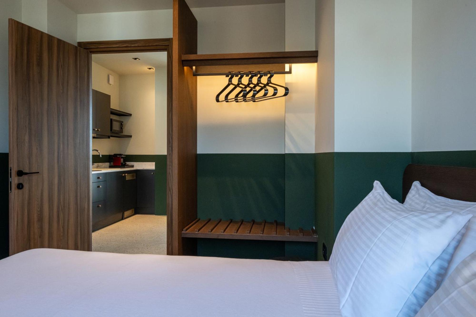 Evripidou 7 - Kalamata Mediterranean Suites Phòng bức ảnh