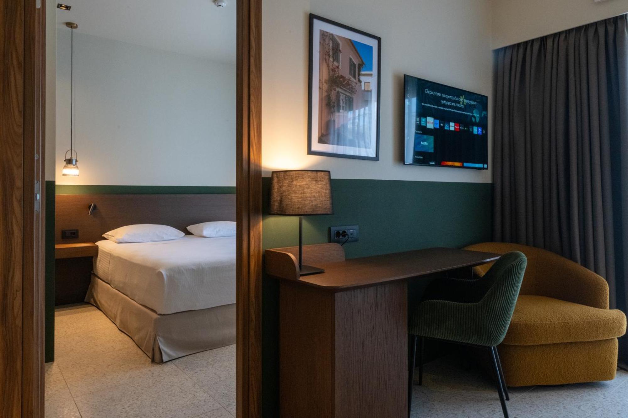 Evripidou 7 - Kalamata Mediterranean Suites Ngoại thất bức ảnh