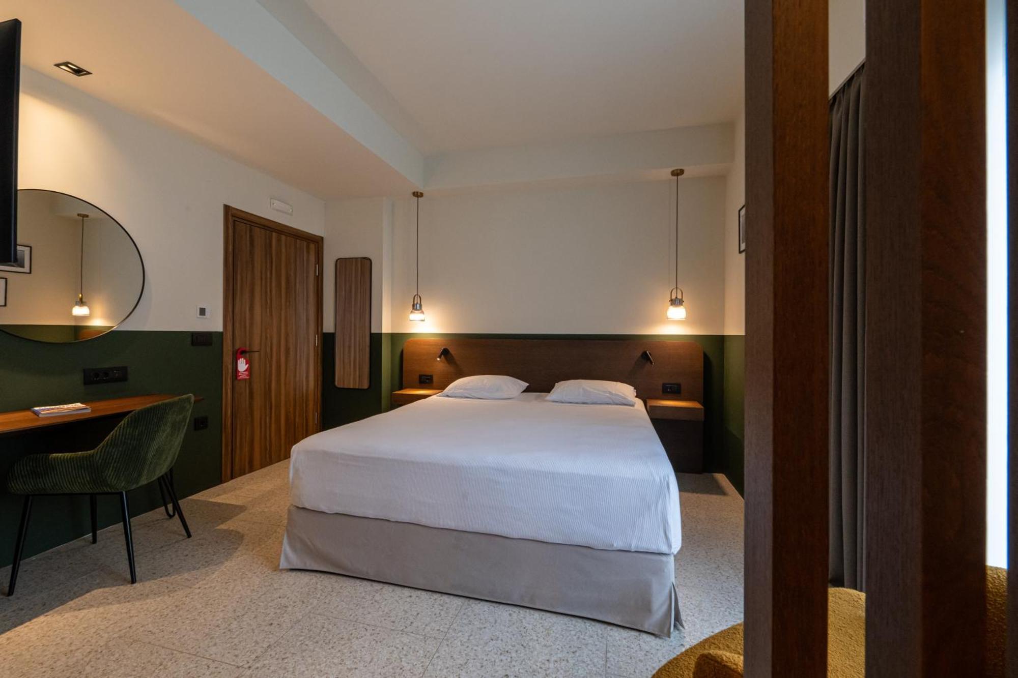 Evripidou 7 - Kalamata Mediterranean Suites Ngoại thất bức ảnh