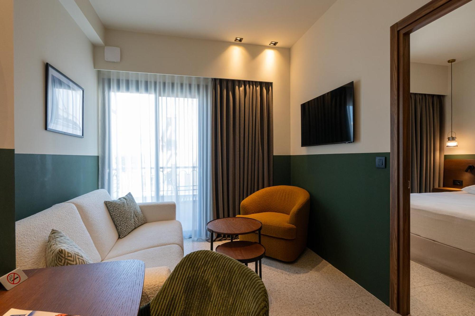 Evripidou 7 - Kalamata Mediterranean Suites Ngoại thất bức ảnh