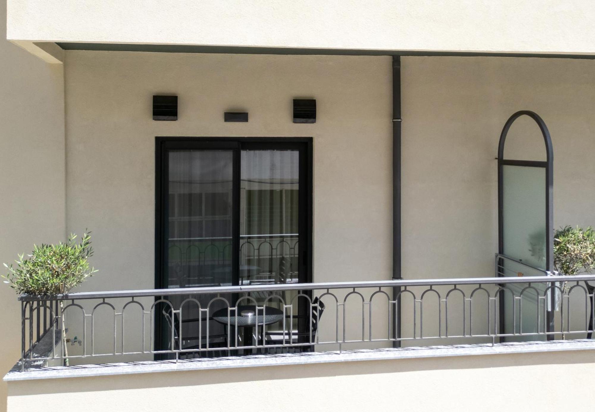 Evripidou 7 - Kalamata Mediterranean Suites Ngoại thất bức ảnh