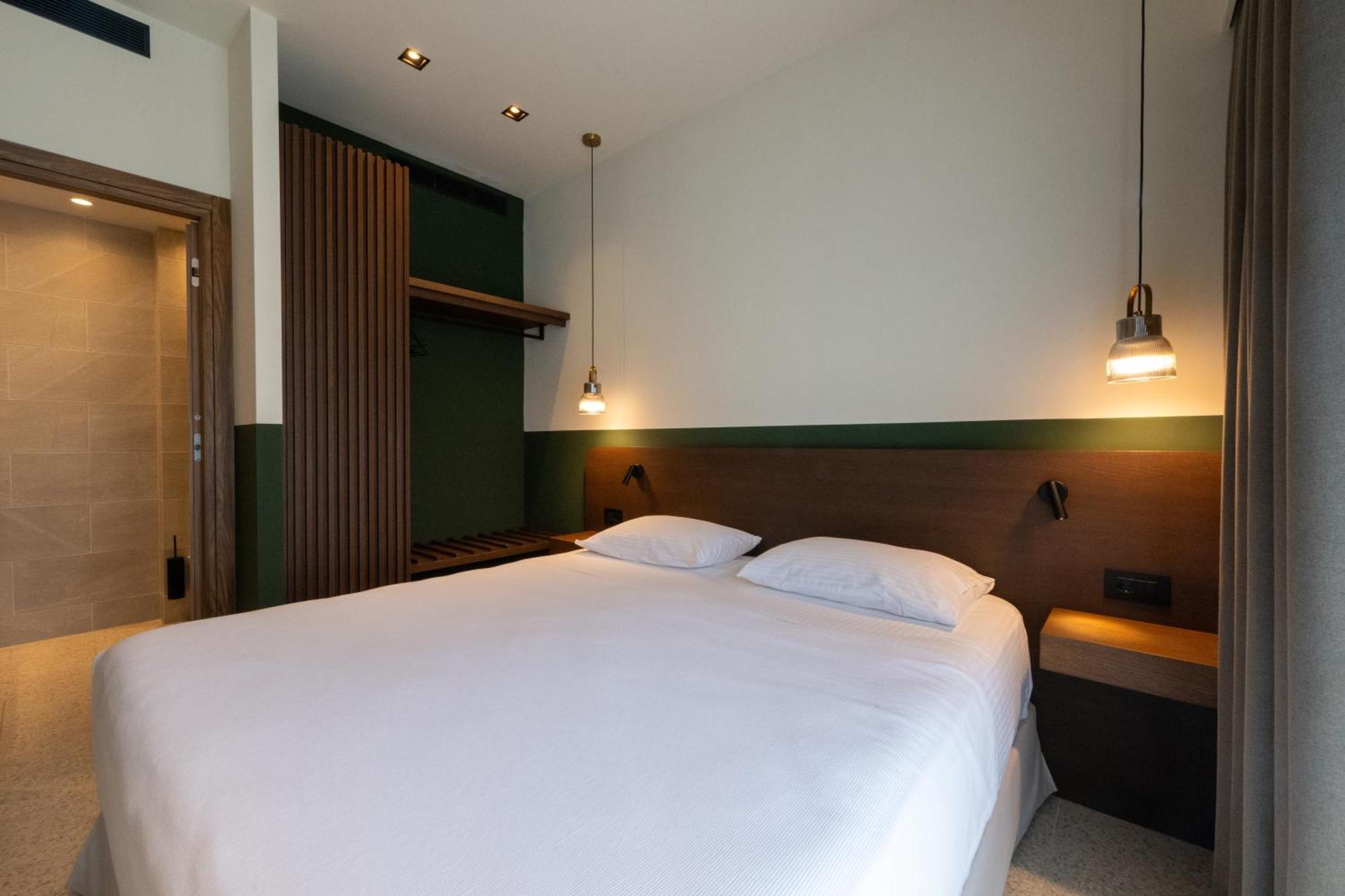 Evripidou 7 - Kalamata Mediterranean Suites Ngoại thất bức ảnh