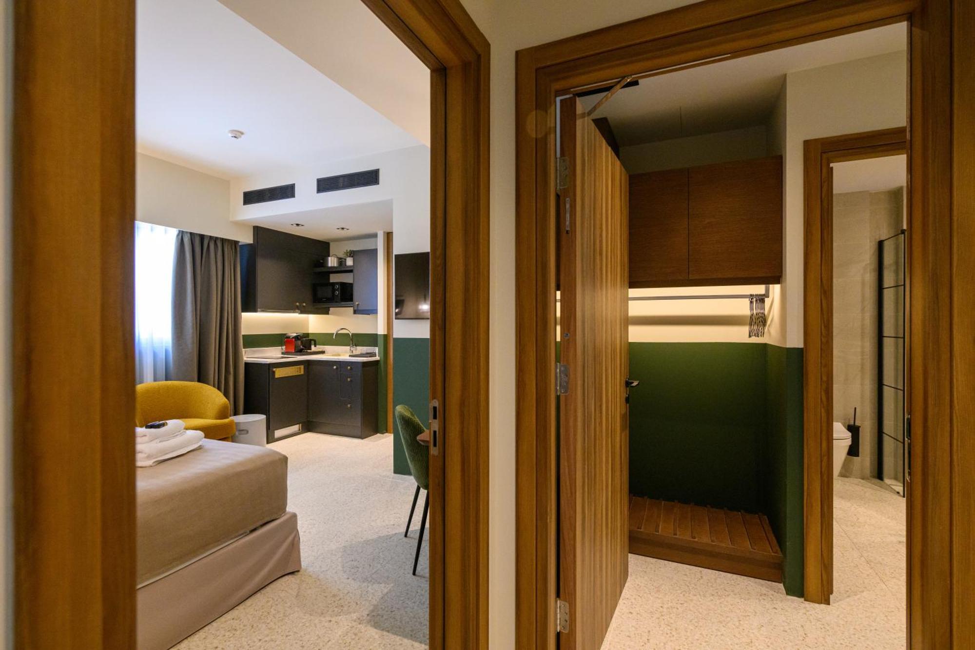 Evripidou 7 - Kalamata Mediterranean Suites Ngoại thất bức ảnh