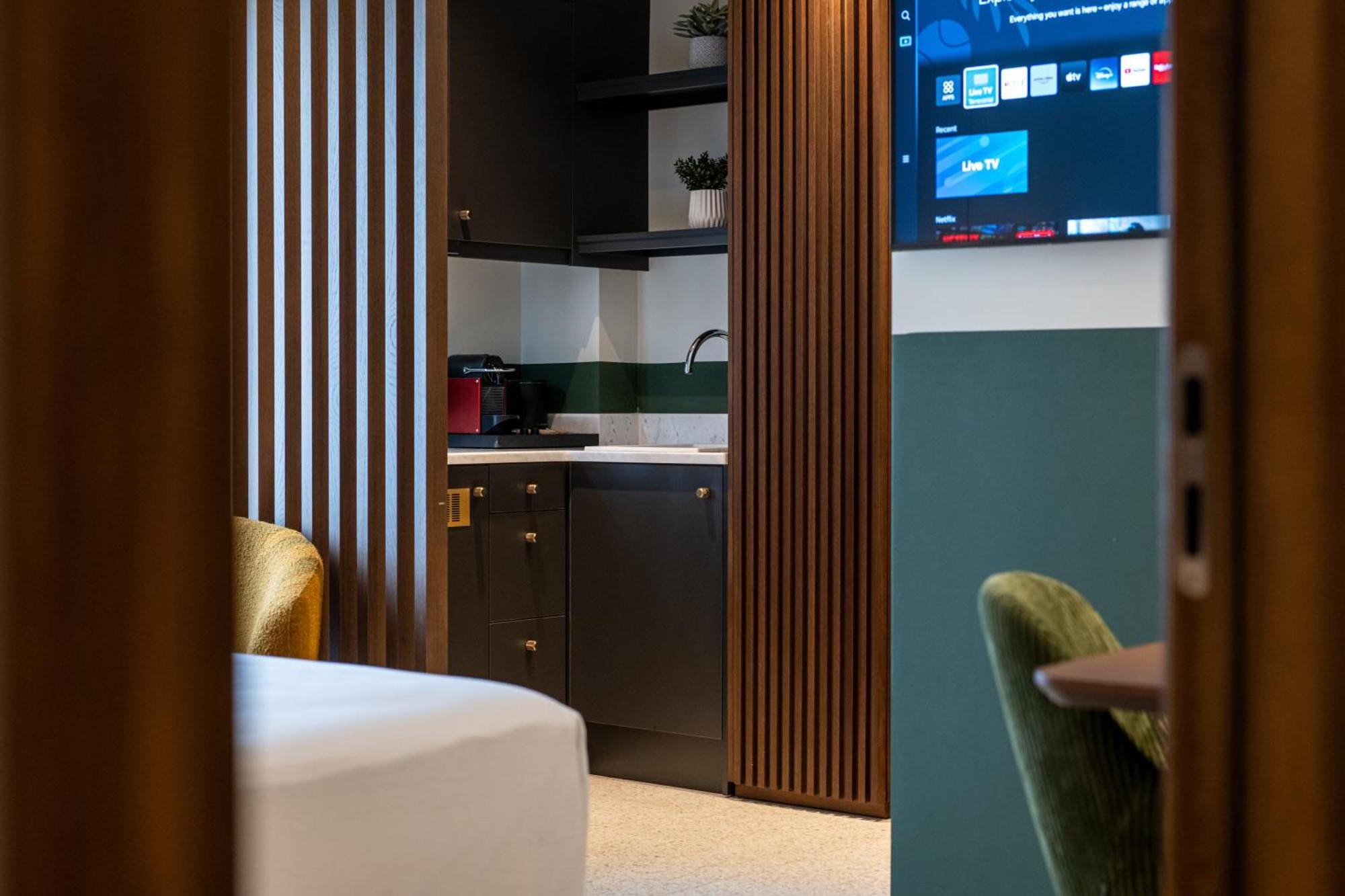 Evripidou 7 - Kalamata Mediterranean Suites Ngoại thất bức ảnh