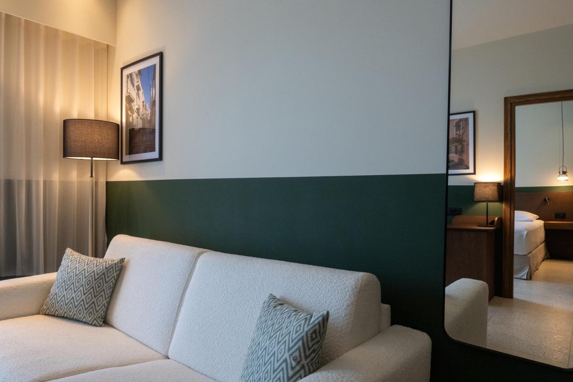Evripidou 7 - Kalamata Mediterranean Suites Ngoại thất bức ảnh