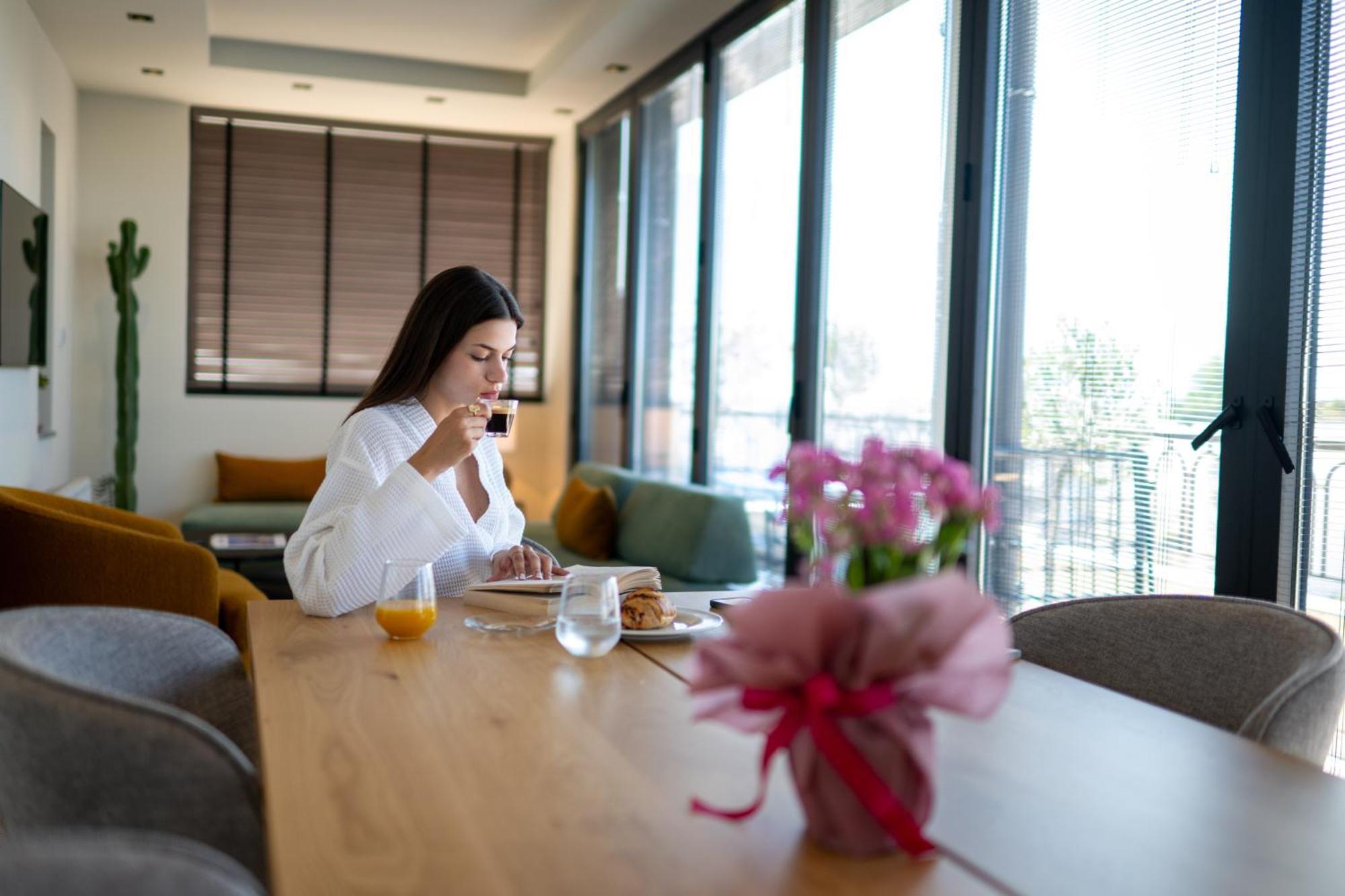 Evripidou 7 - Kalamata Mediterranean Suites Ngoại thất bức ảnh