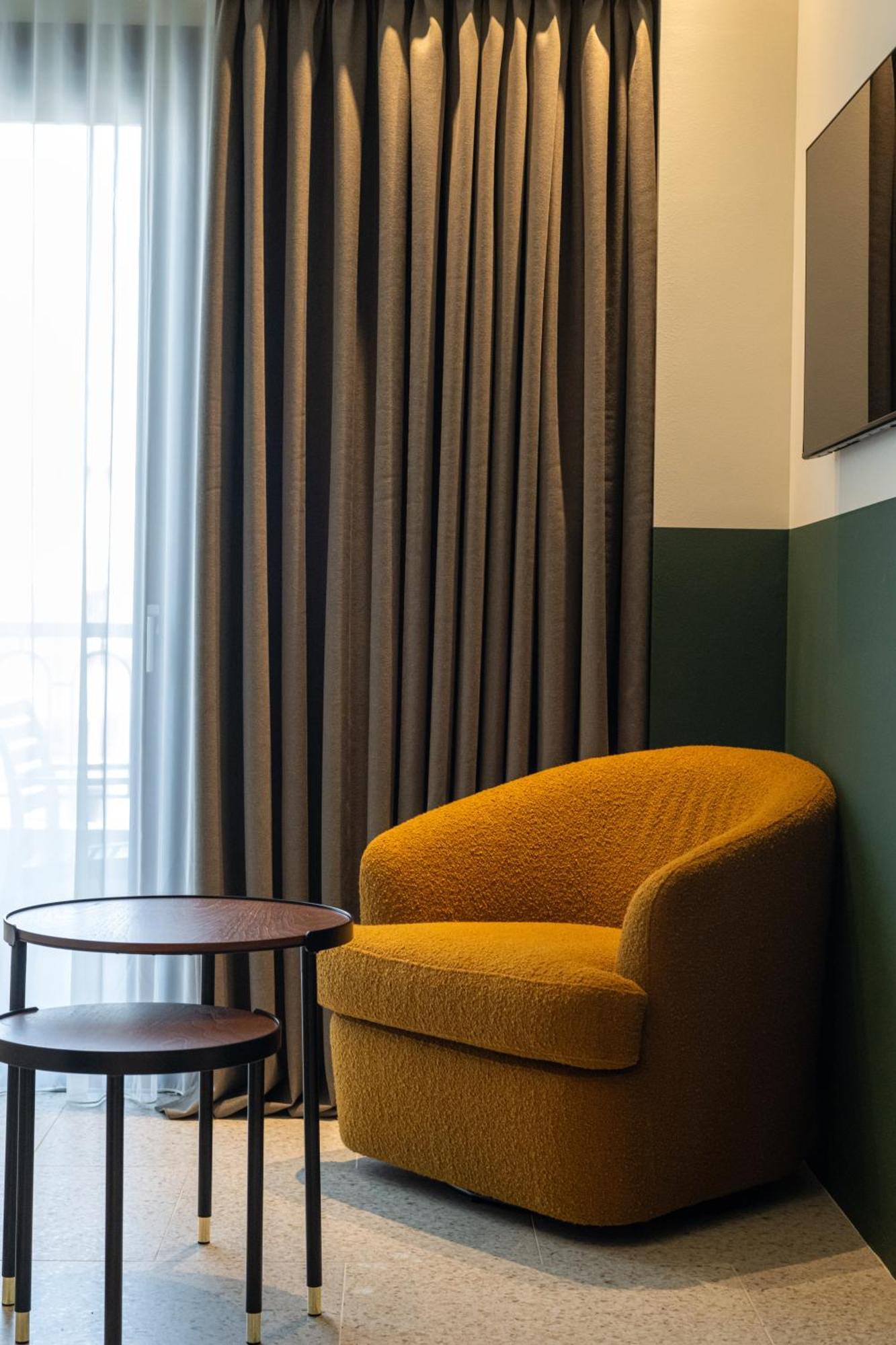 Evripidou 7 - Kalamata Mediterranean Suites Ngoại thất bức ảnh