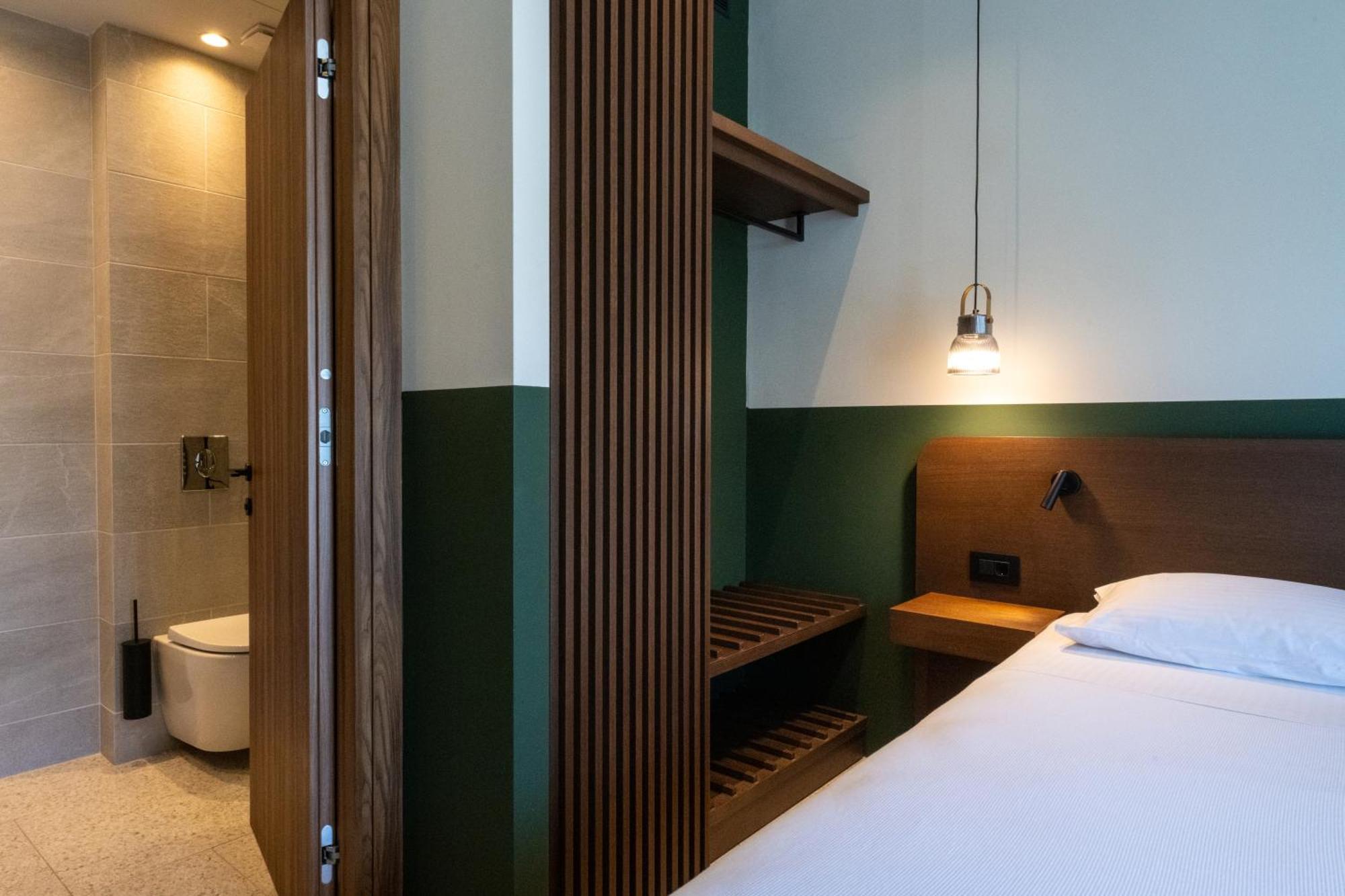 Evripidou 7 - Kalamata Mediterranean Suites Ngoại thất bức ảnh