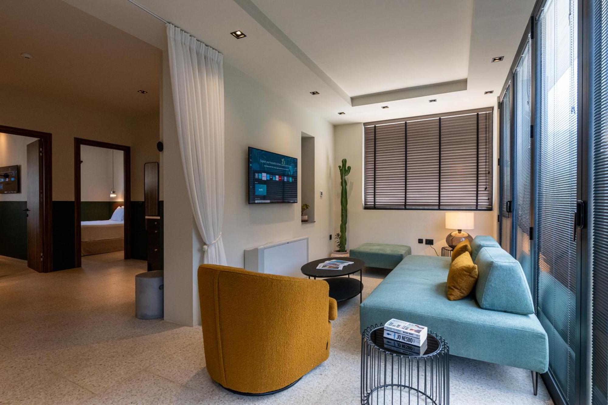 Evripidou 7 - Kalamata Mediterranean Suites Phòng bức ảnh