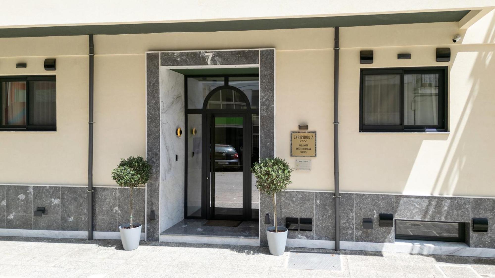 Evripidou 7 - Kalamata Mediterranean Suites Ngoại thất bức ảnh